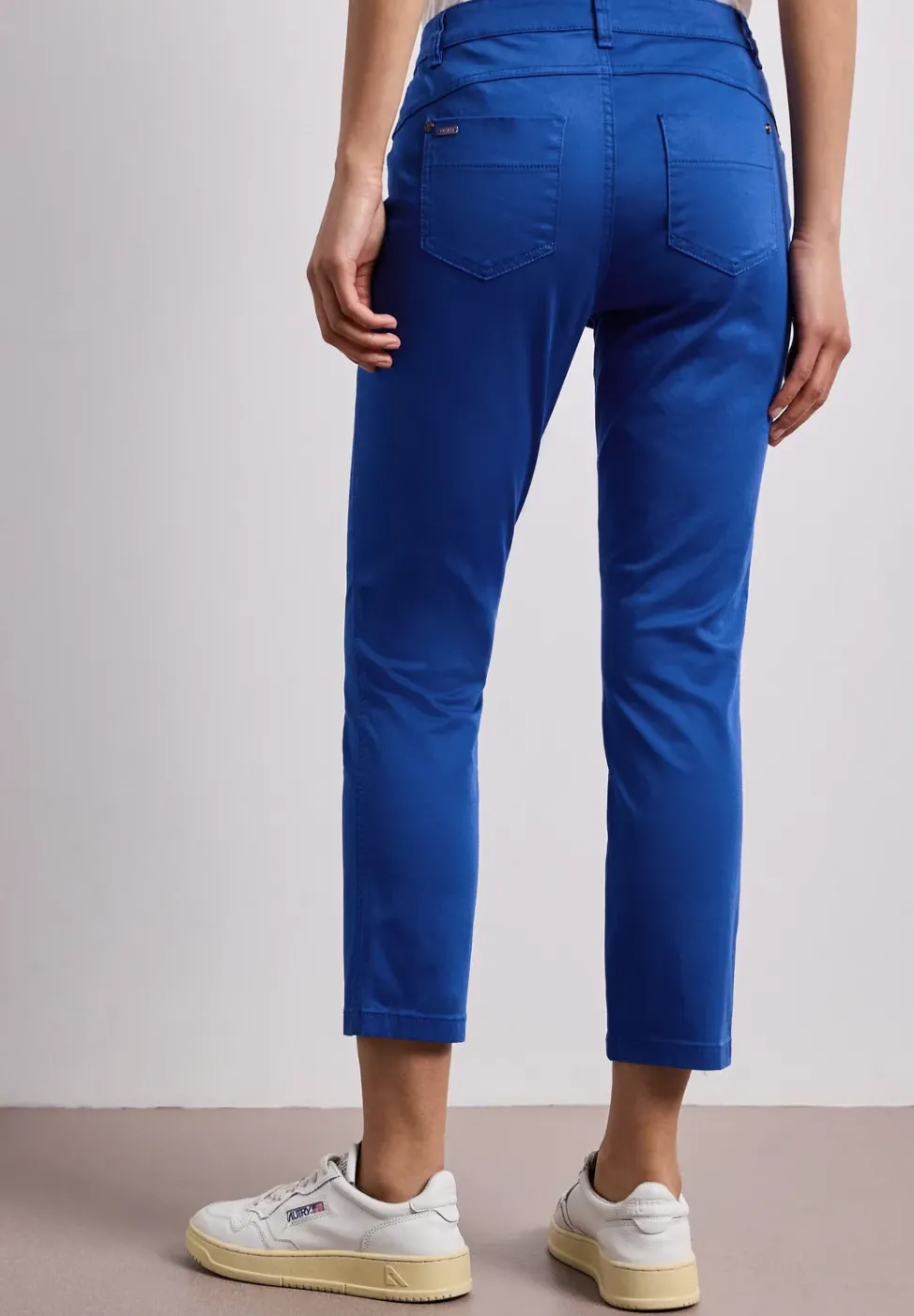 7/8 Slim Leg Hose im Satin-Look