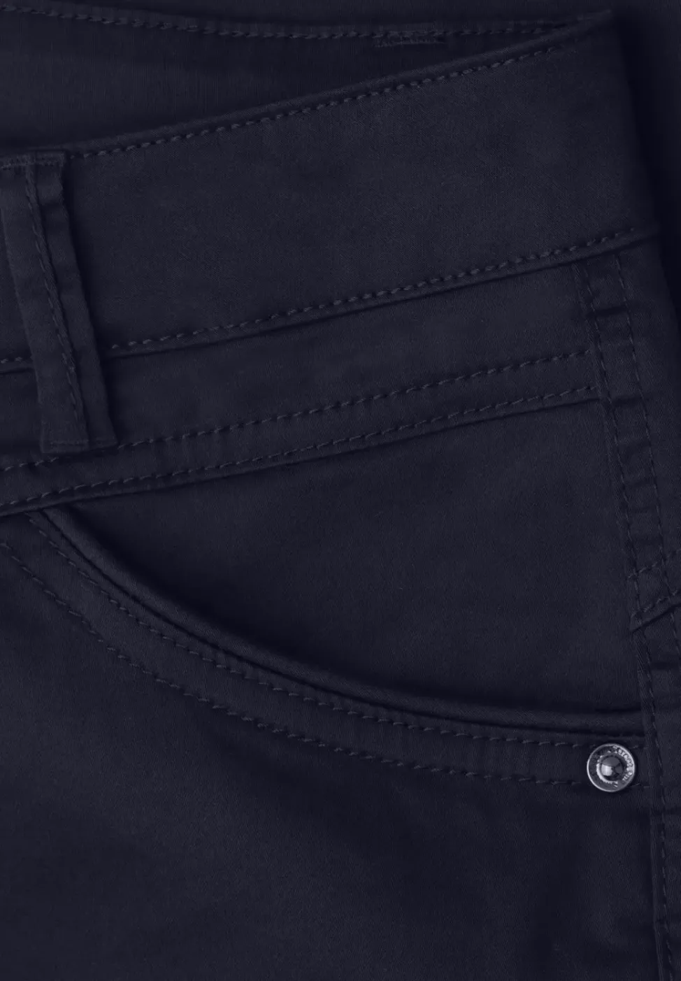 7/8 Slim Leg Hose im Satin-Look