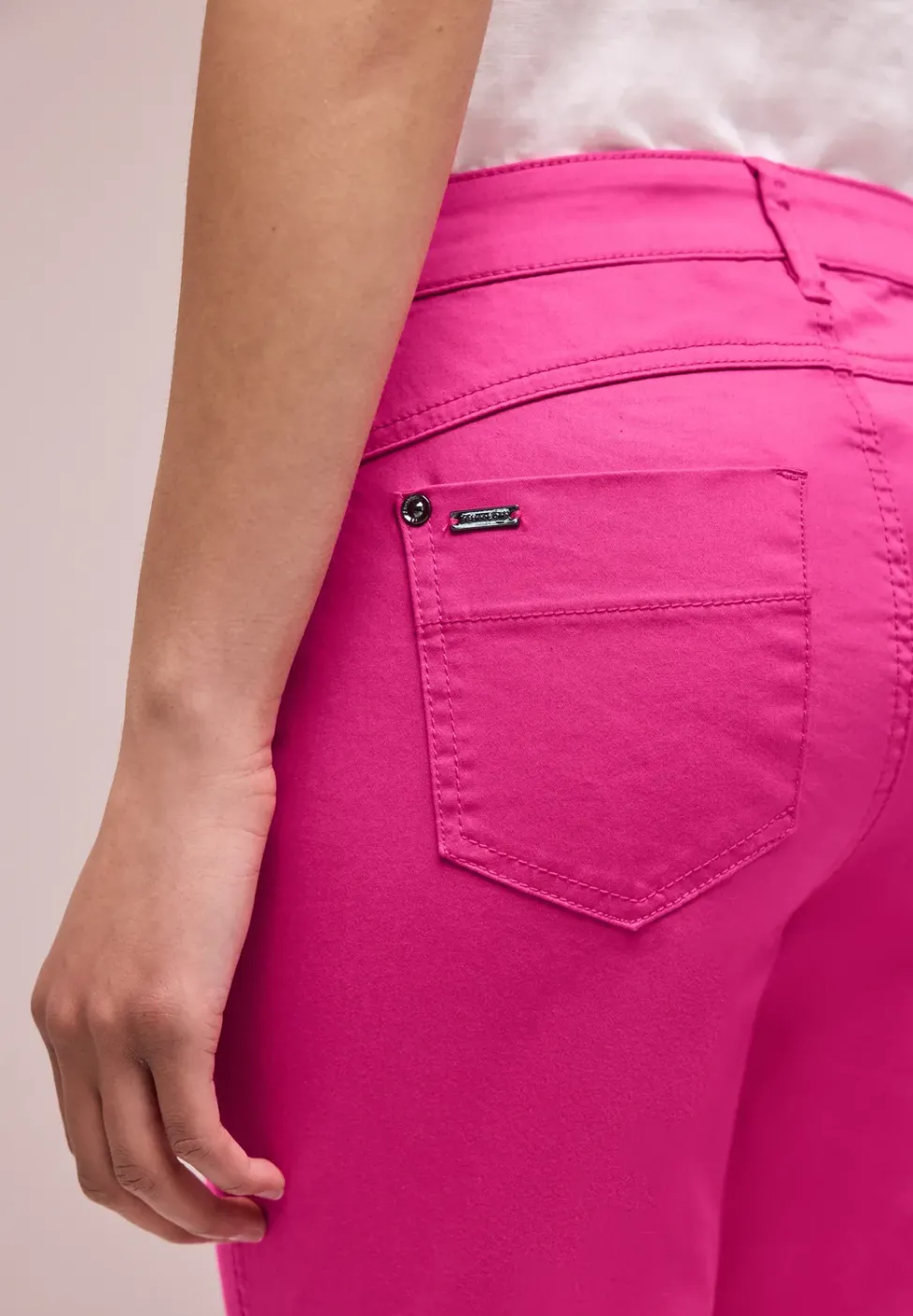 7/8 Slim Leg Hose im Satin-Look