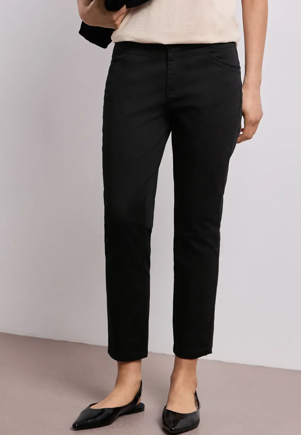 7/8 Slim Leg Hose im Satin-Look