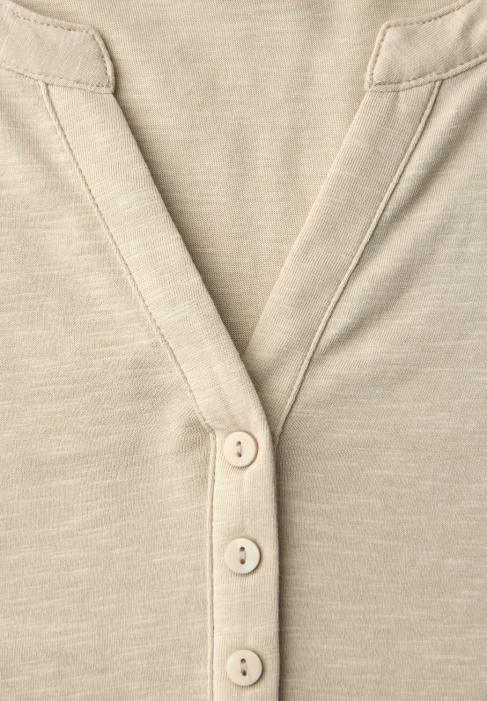 3/4-Arm Shirt mit Split Neck und Knöpfen