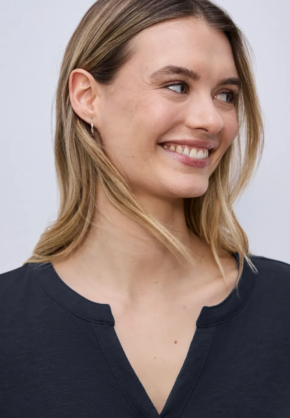 3/4-Arm Shirt mit Split Neck und Knöpfen