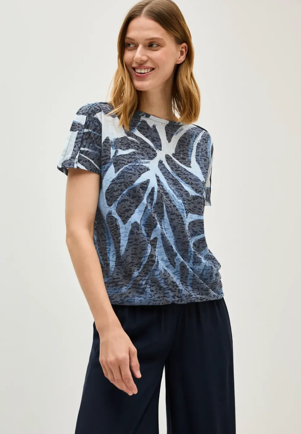 Ausbrenner-Shirt mit Muster