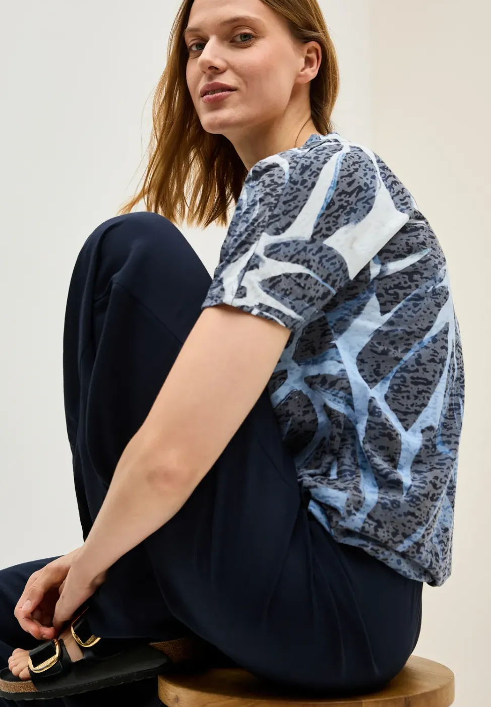 Ausbrenner-Shirt mit Muster