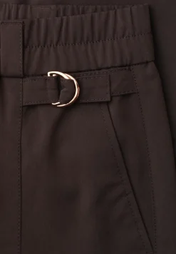 Barrel Leg Hose mit Schnallendetail