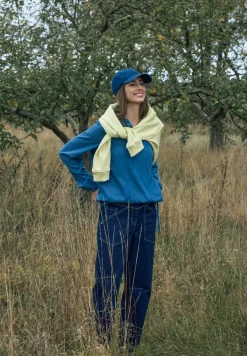 Barrel Leg Jeans