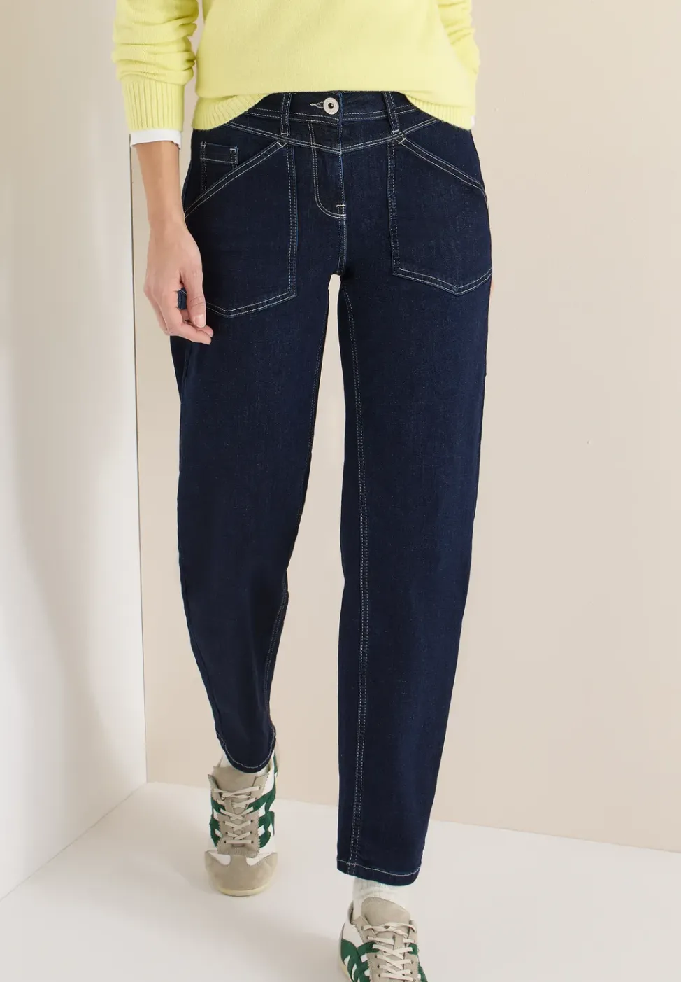 Barrel Leg Jeans