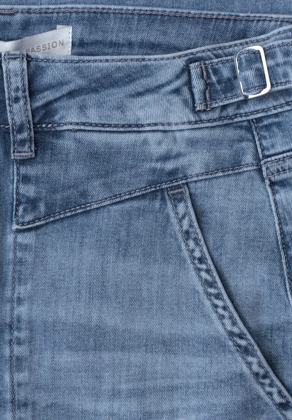 Barrel Leg Jeans im Loose Fit
