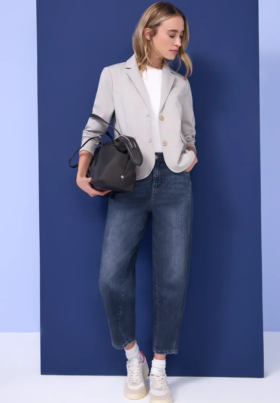 Barrel Leg Jeans