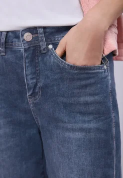 Barrel Leg Jeans