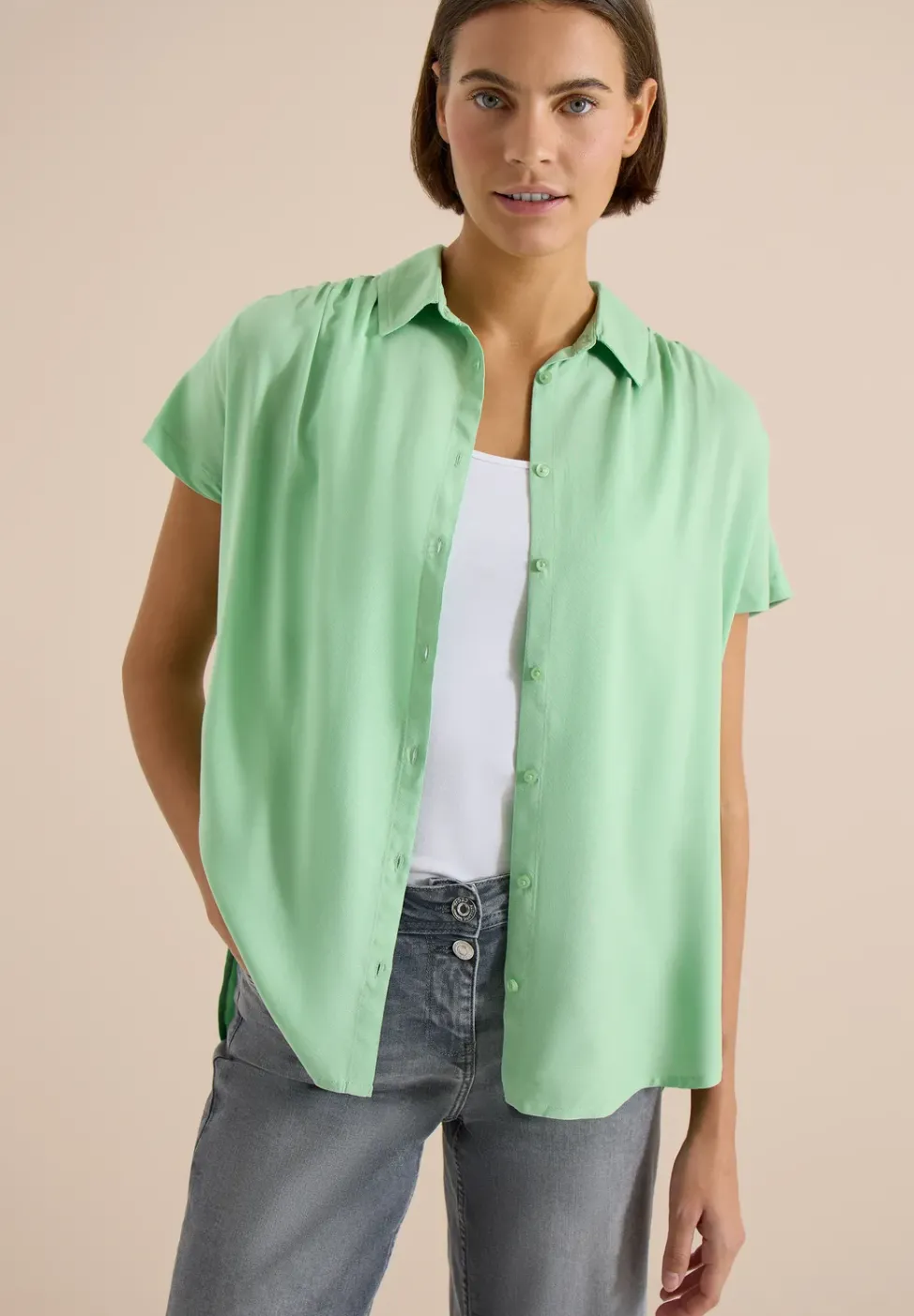 Basic Bluse mit Hemdkragen in Unifarbe