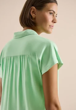 Basic Bluse mit Hemdkragen in Unifarbe