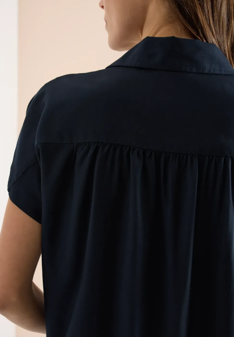 Basic Bluse mit Hemdkragen in Unifarbe