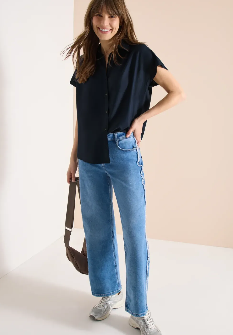 Basic Bluse mit Hemdkragen in Unifarbe