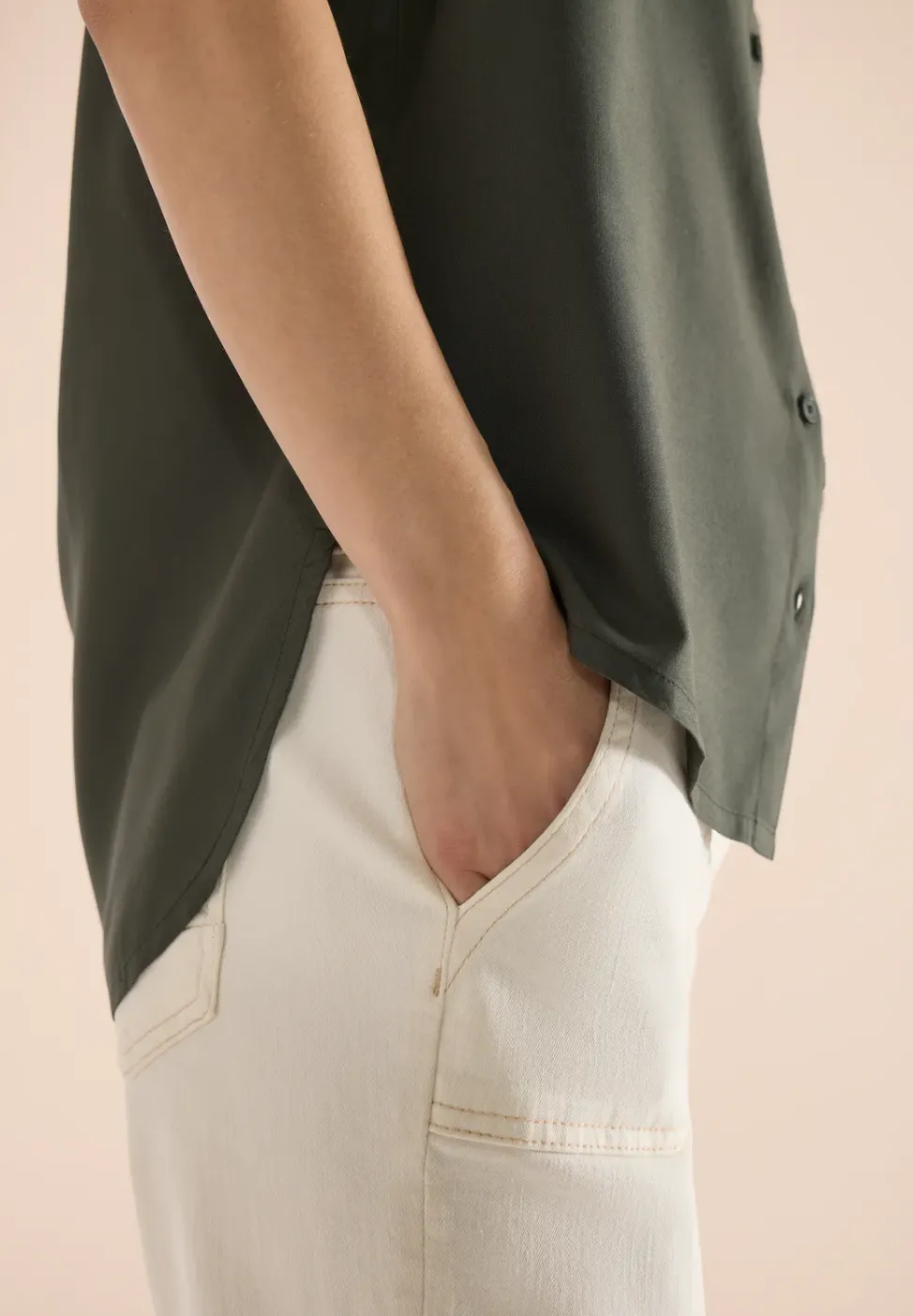 Basic Bluse mit Hemdkragen in Unifarbe