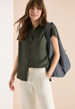 Basic Bluse mit Hemdkragen in Unifarbe