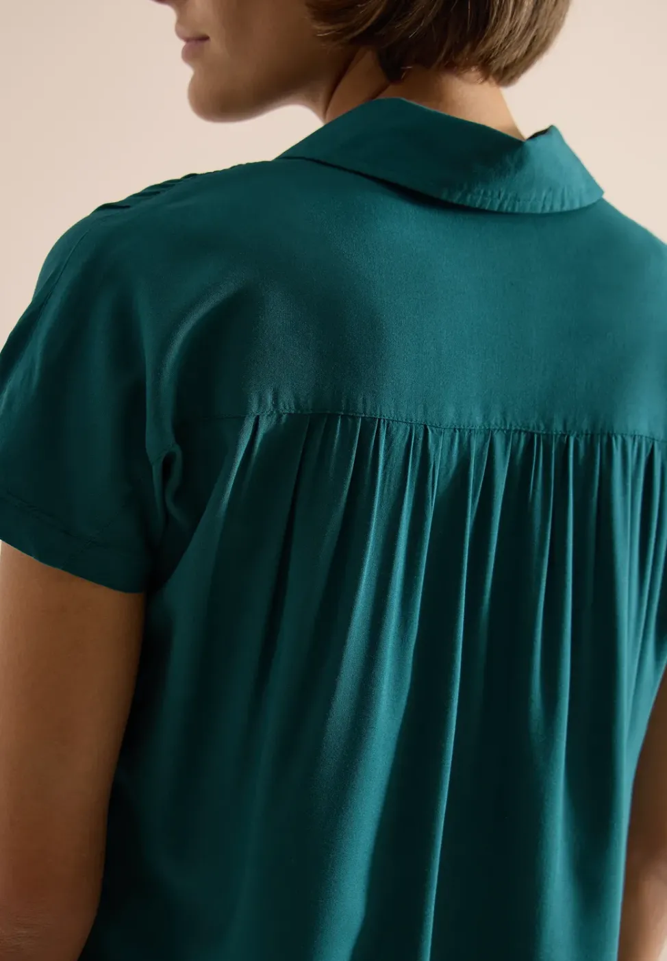 Basic Bluse mit Hemdkragen in Unifarbe
