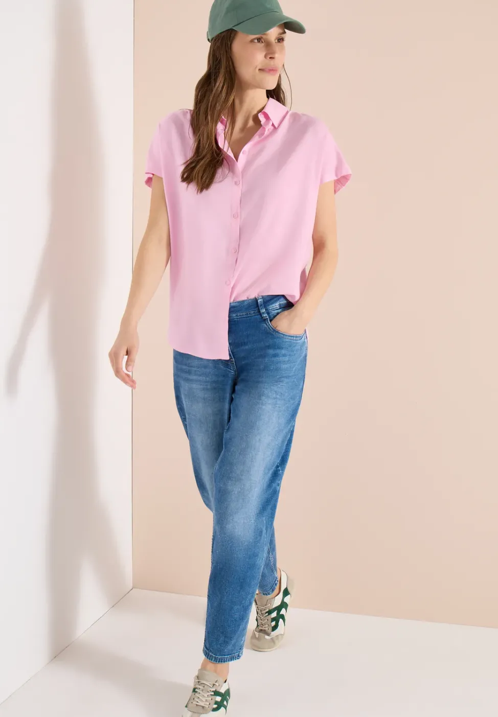 Basic Bluse mit Hemdkragen in Unifarbe