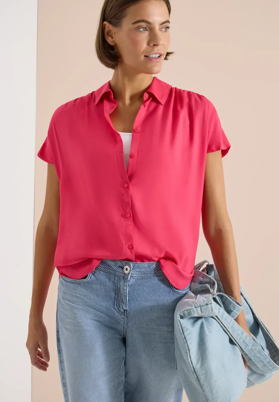 Basic Bluse mit Hemdkragen in Unifarbe