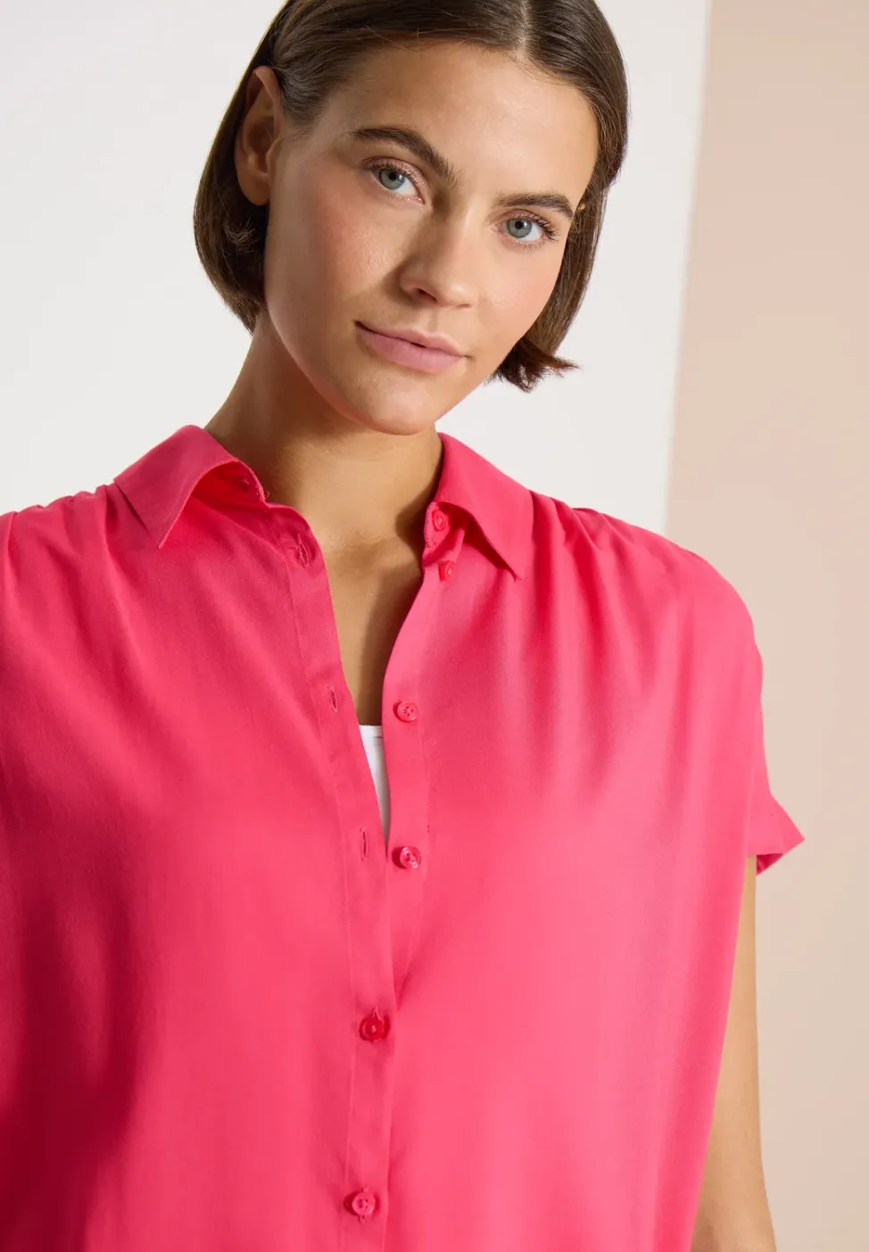 Basic Bluse mit Hemdkragen in Unifarbe