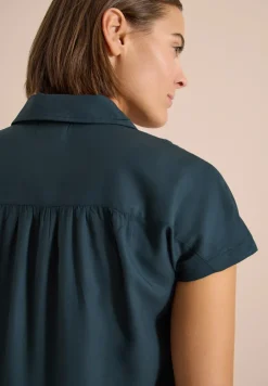 Basic Bluse mit Hemdkragen in Unifarbe