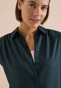 Basic Bluse mit Hemdkragen in Unifarbe