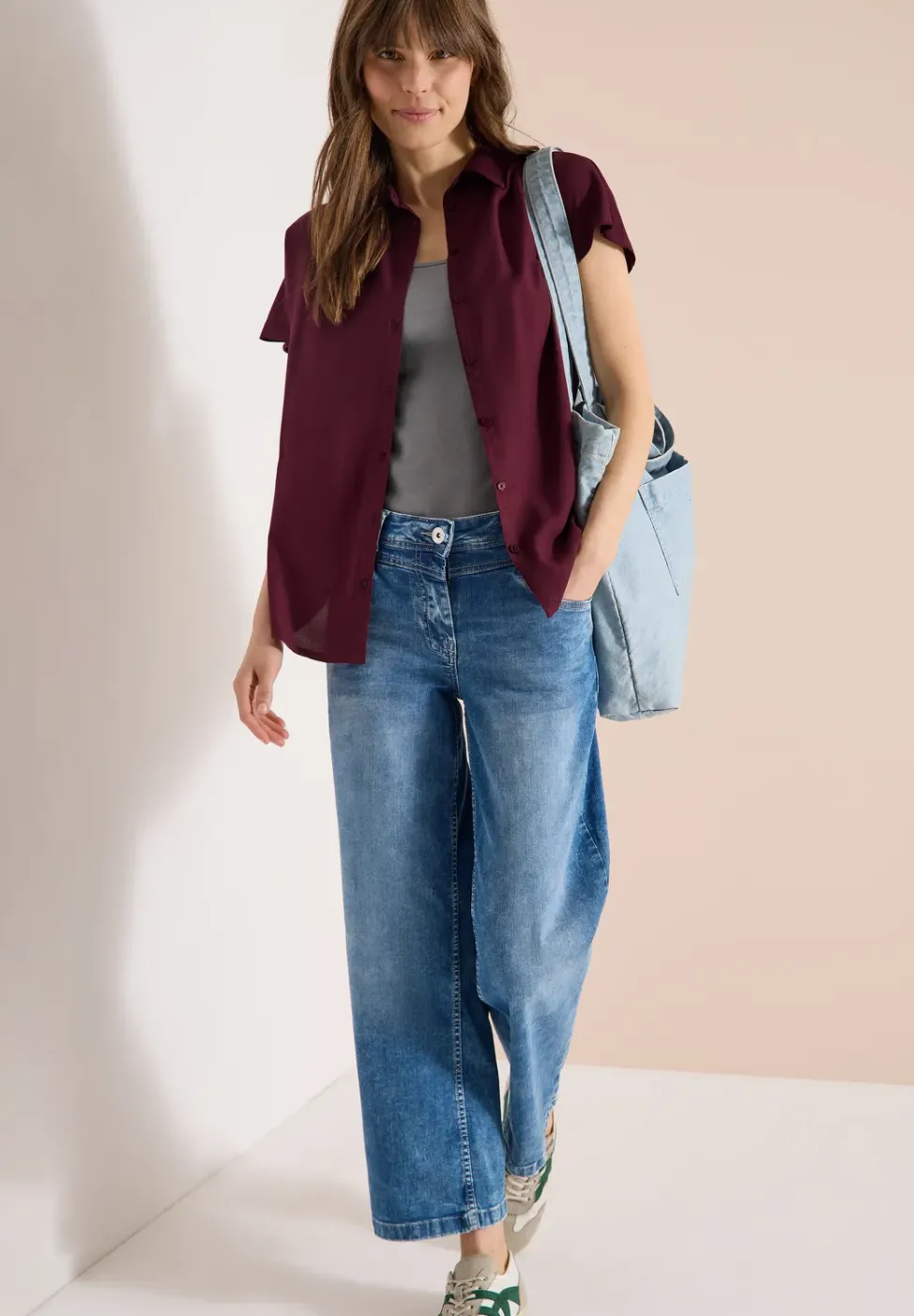 Basic Bluse mit Hemdkragen in Unifarbe