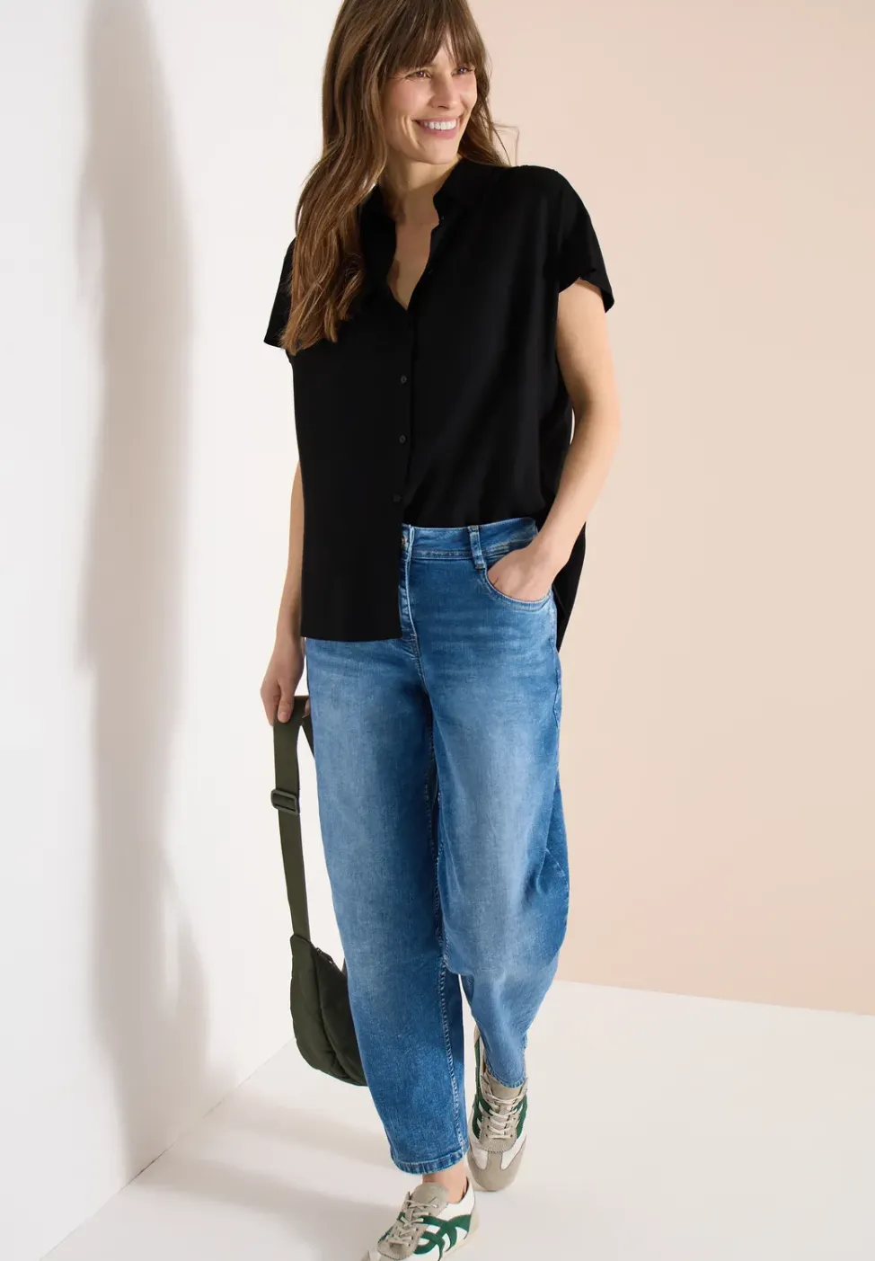 Basic Bluse mit Hemdkragen in Unifarbe