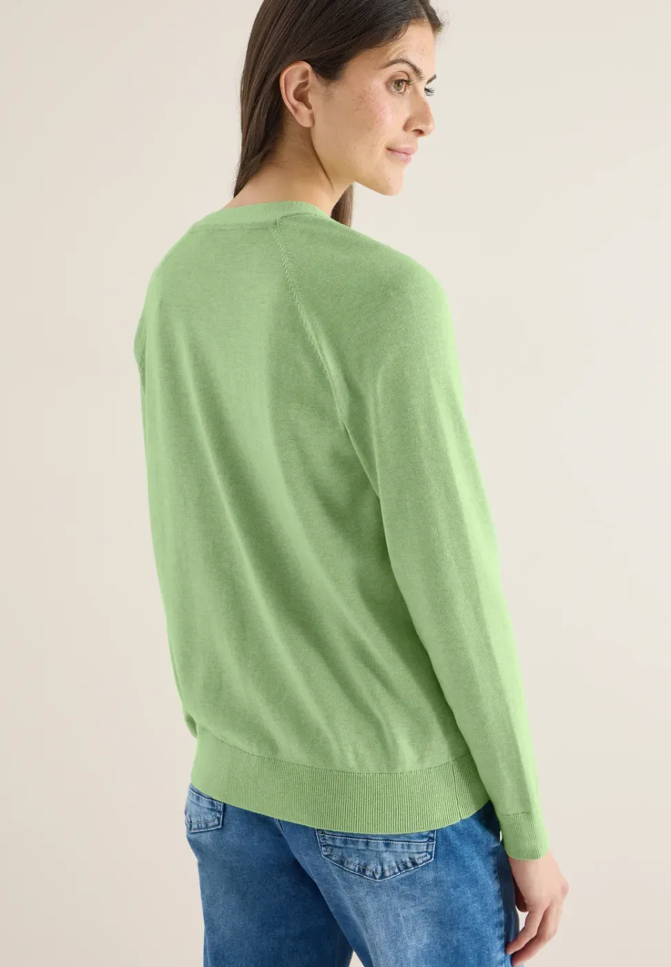Basic Cardigan mit V-Neck und Knöpfen