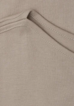 Basic Shirt mit U-Boot-Ausschnitt