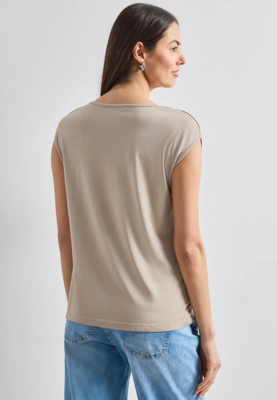 Basic Shirt mit U-Boot-Ausschnitt