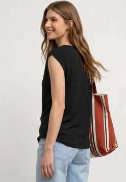 Basic Shirt mit U-Boot-Ausschnitt