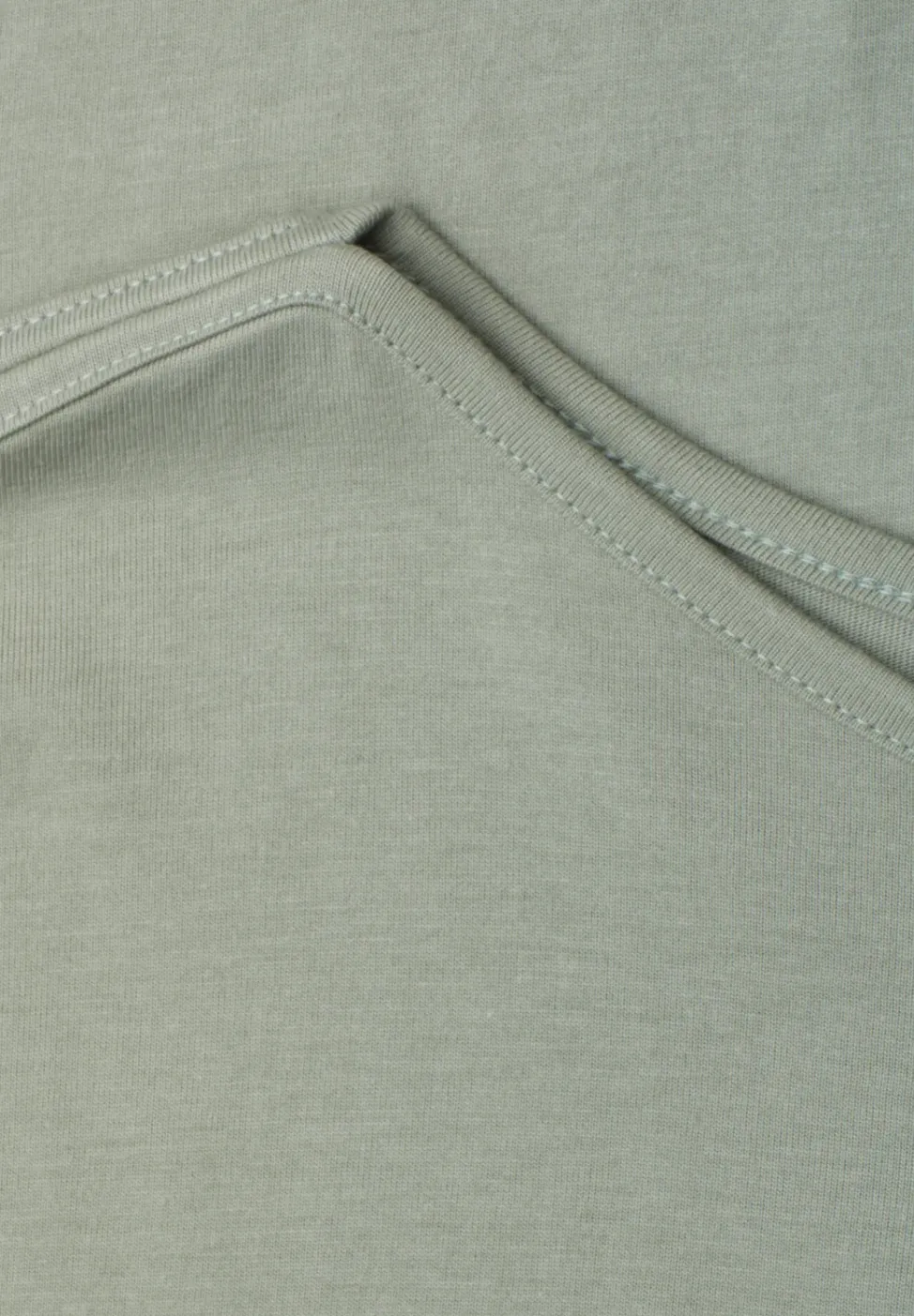 Basic Shirt mit U-Boot-Ausschnitt