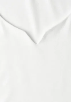 Basic Top mit Herzausschnitt
