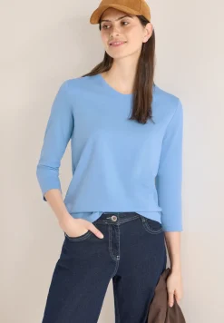 Basic T-Shirt