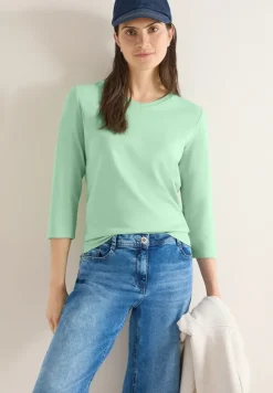 Basic T-Shirt