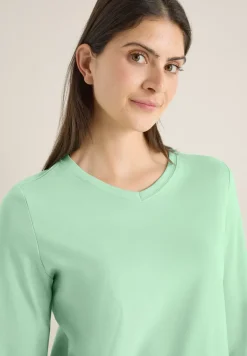 Basic T-Shirt