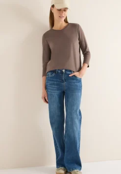Basic T-Shirt