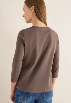 Basic T-Shirt