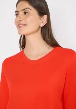 Basic T-Shirt
