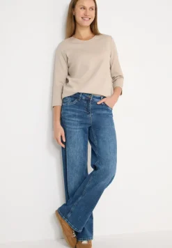 Basic T-Shirt