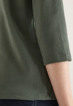 Basic T-Shirt