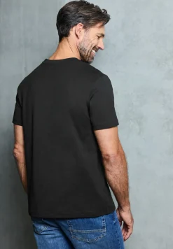 Basic T-Shirt mit Chestprint