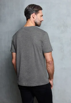 Basic T-Shirt mit Chestprint