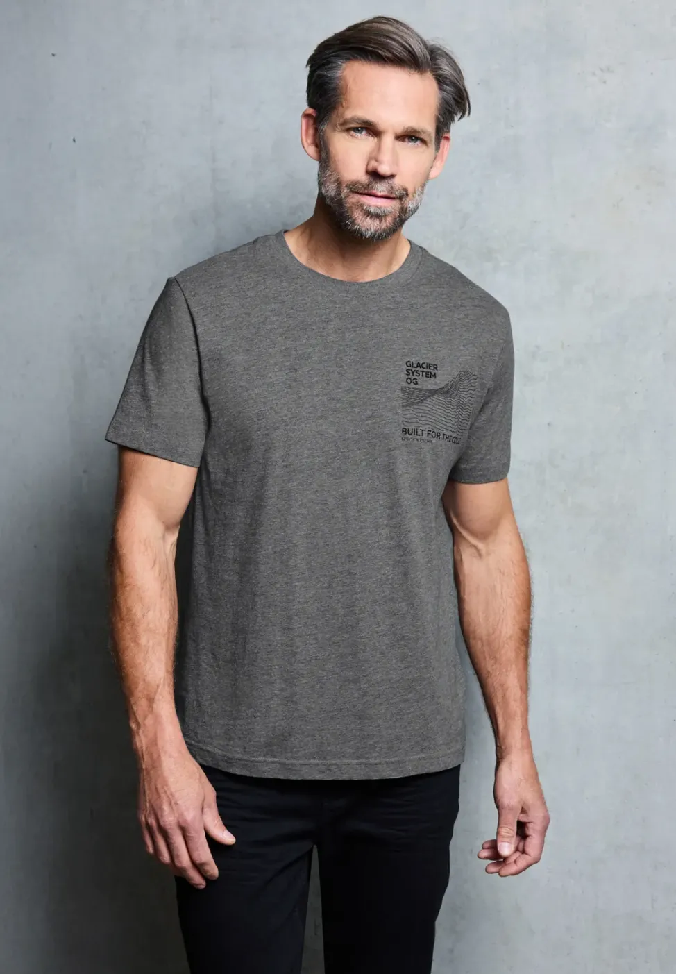 Basic T-Shirt mit Chestprint