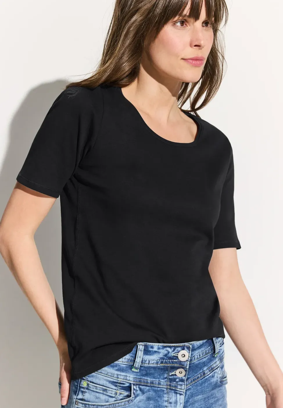 Basic T-Shirt mit Rundhals in Unifarbe