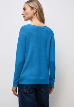 Basic V-Neck Pullover