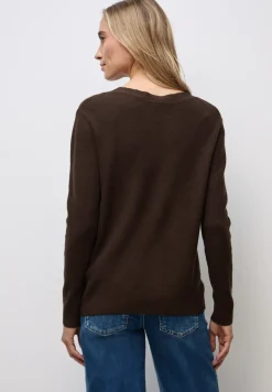Basic V-Neck Pullover