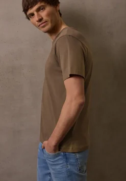 Basic V-Neck T-Shirt