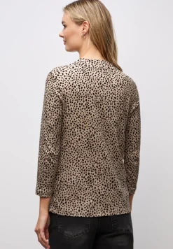 Basic Leo Turtleneck Shirt